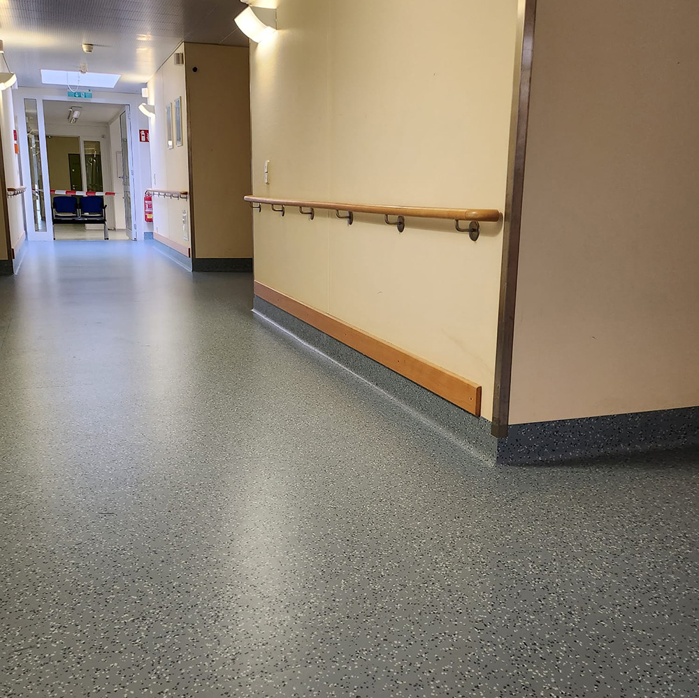 Neuverlegung Kautschukbelag Klinik